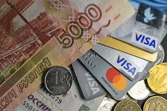 Банки подняли лимиты по кредиткам для россиян
